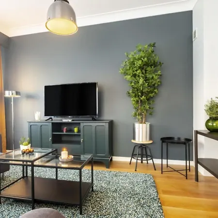 Flat Near Popular Attractions In Suadiye Apartment